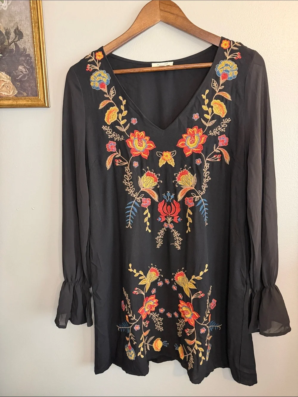 Umgee Black Floral Embroidered Boho Mini Dress Size Small Bell Sleeve V-Neck - Picture 4 of 7